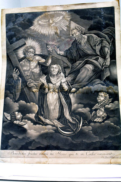 Benedictus fructus ventris tiu jesus qui te in coelis coronavit.