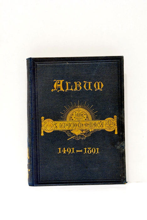 Álbum histórico escrito e ilustrado por Padres de la Compañía …