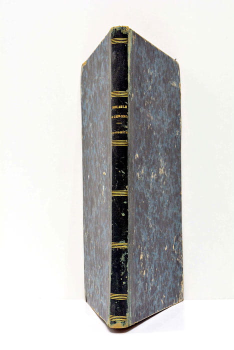 Éléments de trigonométrie rectiligne et sphérique.