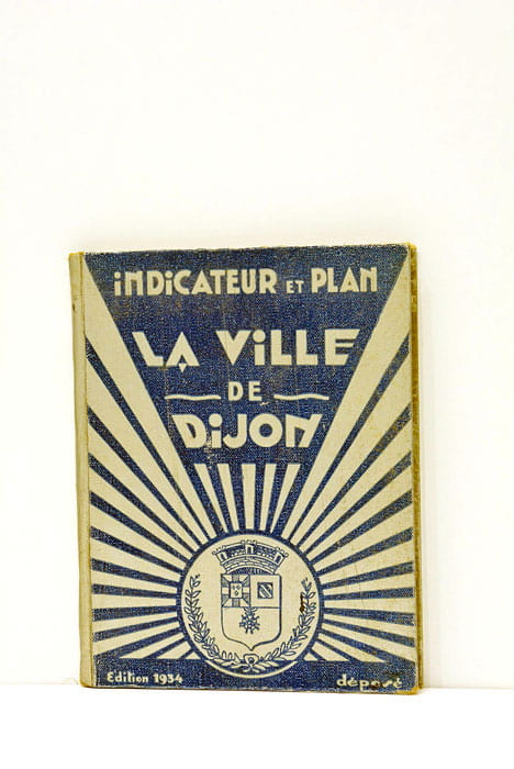 INDICATEUR ET plan. La ville de Dijon.