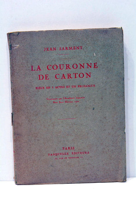 La couronne de carton.
