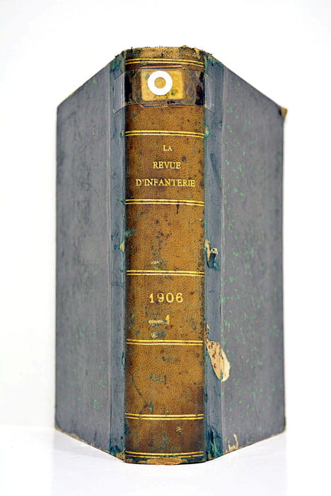LA REVUE d'infanterie.