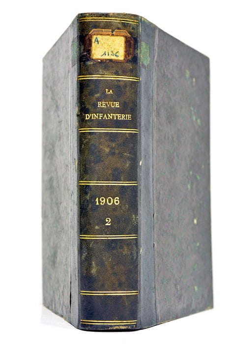 LA REVUE d'infanterie.