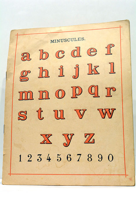 MINISCULES. Abcd.