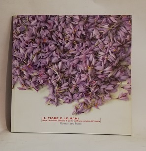 IL FIORE E LE MANI.