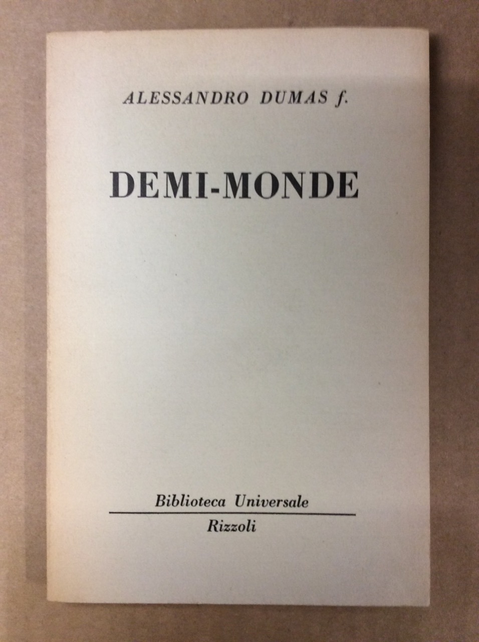 DEMI-MONDE.