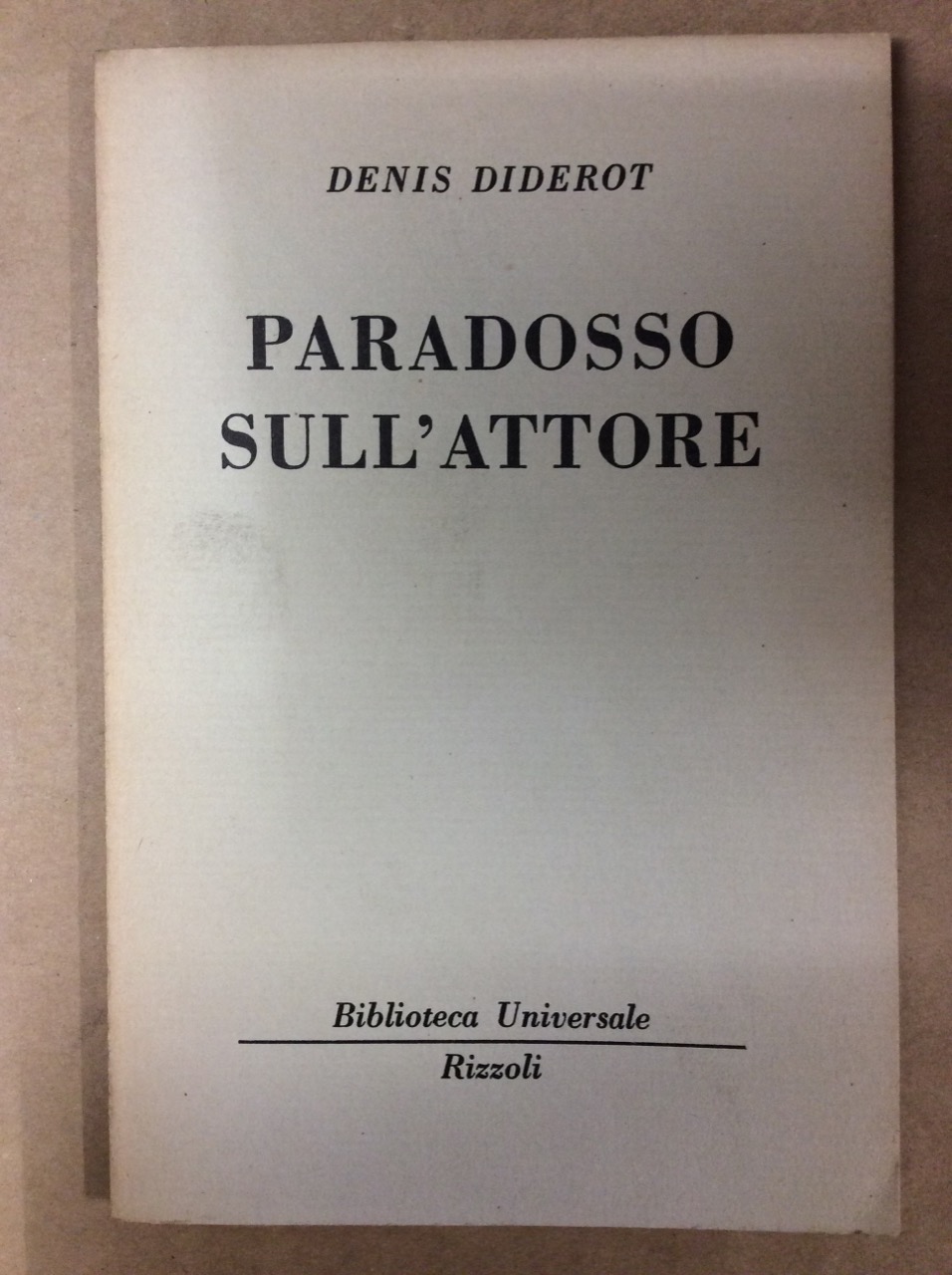 PARADOSSO SULL'ATTORE.