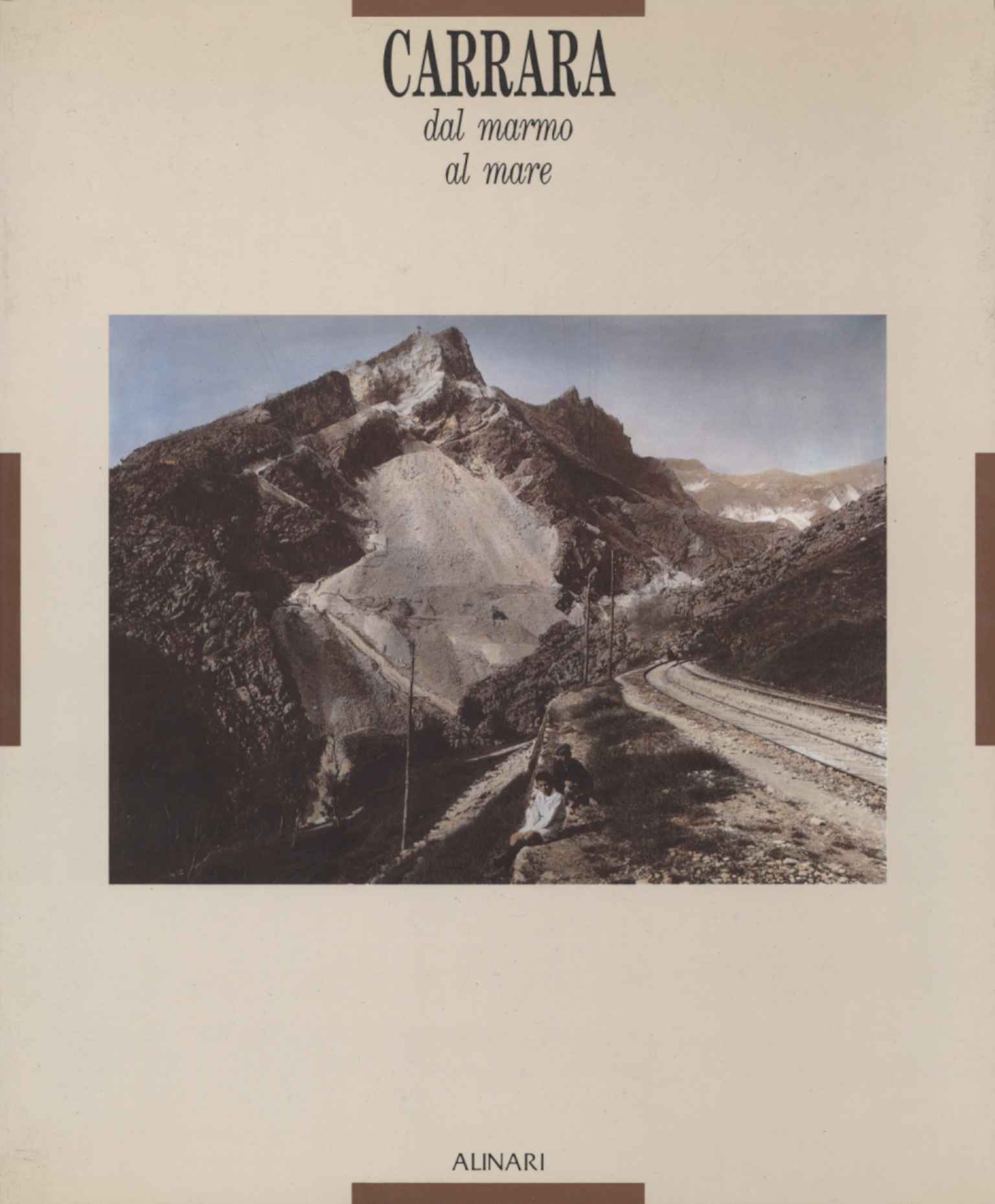 Carrara dal marmo al mare