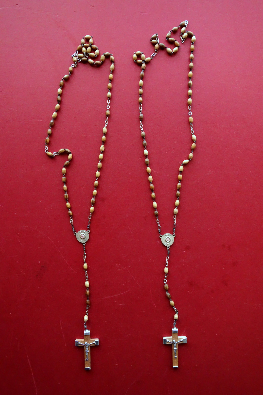 2 Rosari in Legno d'Ulivo Reliquie di Terra della Terra …