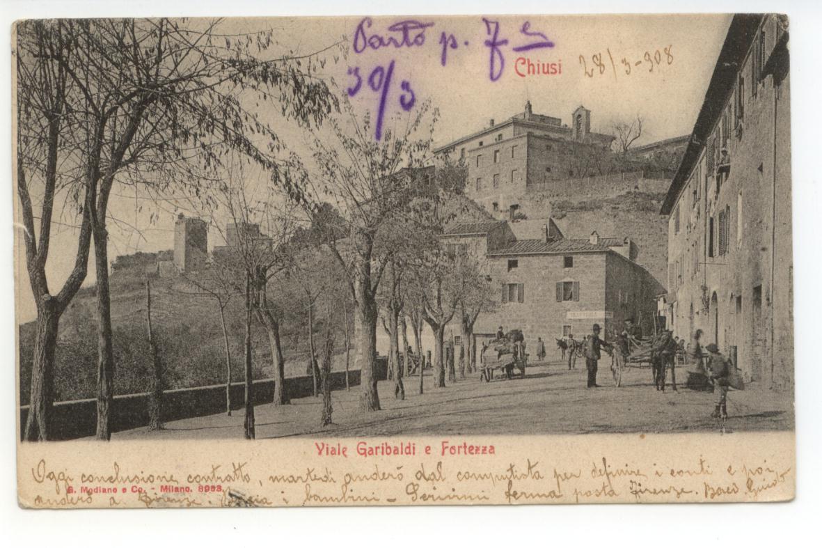 Cartolina Chiusi Viale Garibaldi e Fortezza 1908 viaggiata Siena