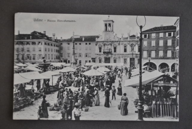 Cartolina Friuli Udine Piazza Mercatonuovo Mercato Animato Venditrici 1915