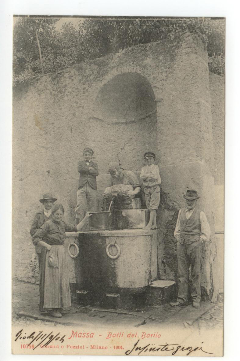 Cartolina Massa Batti del Barilo 1904 viaggiata fontana