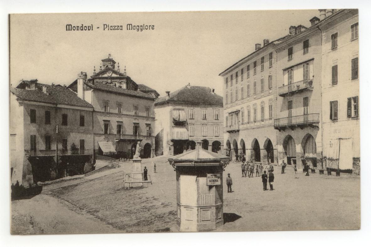 Cartolina MondovÏ Piazza Maggiore non viaggiata Cuneo
