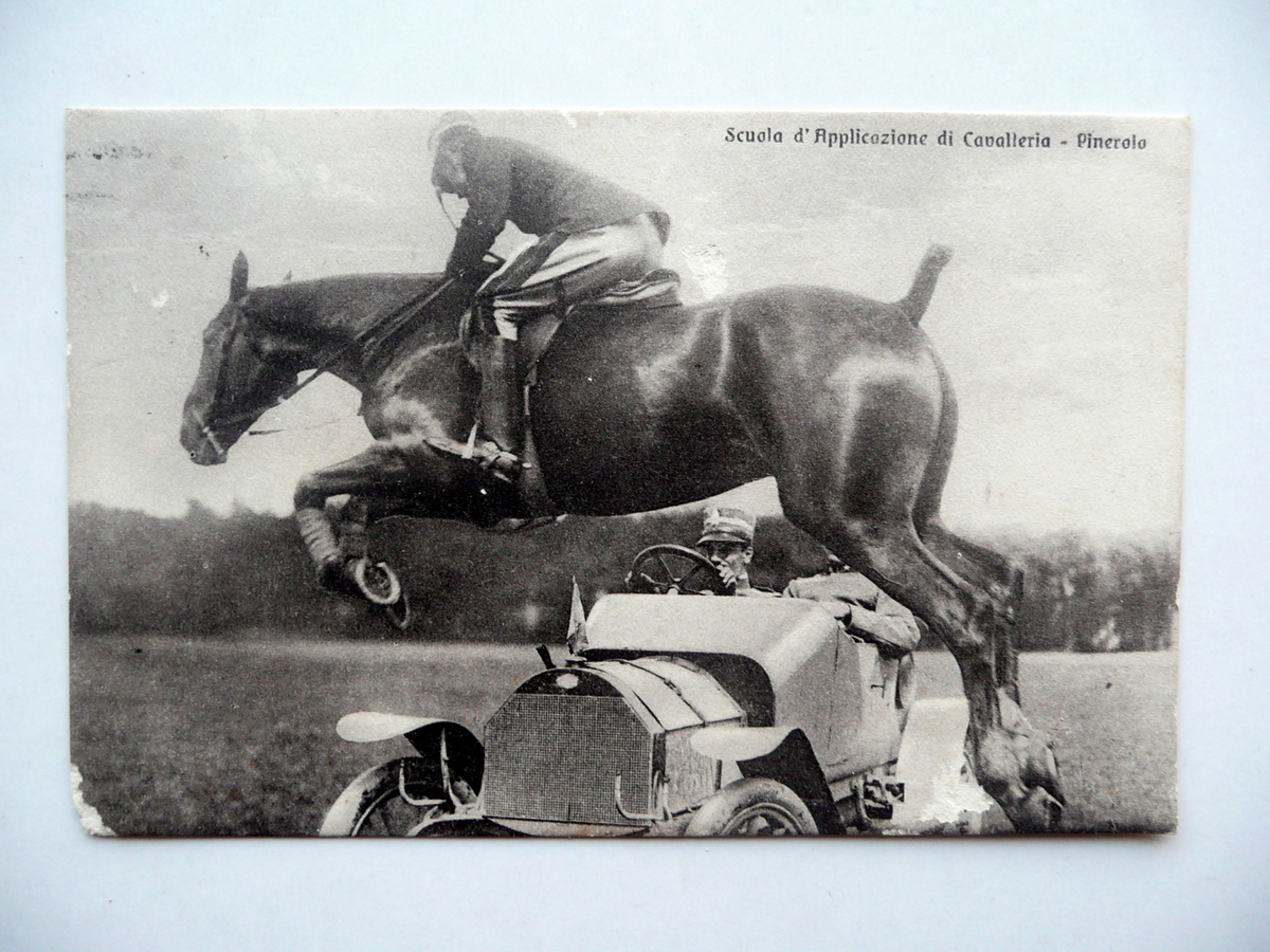 Cartolina Scuola d'Applicazione Cavalleria Pinerolo Auto Cavallo Viaggiata 1921