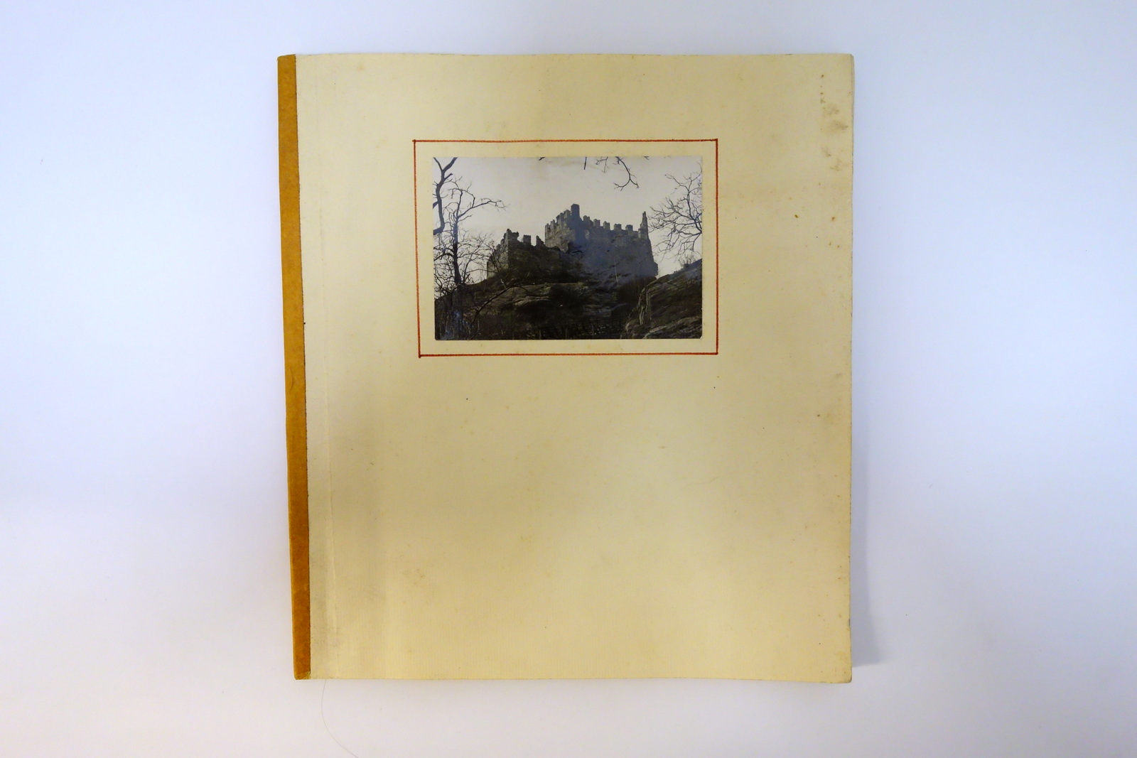 Ricerca Castelli Medievali dei dintorni di Borgofranco Montello Quassolo 1970