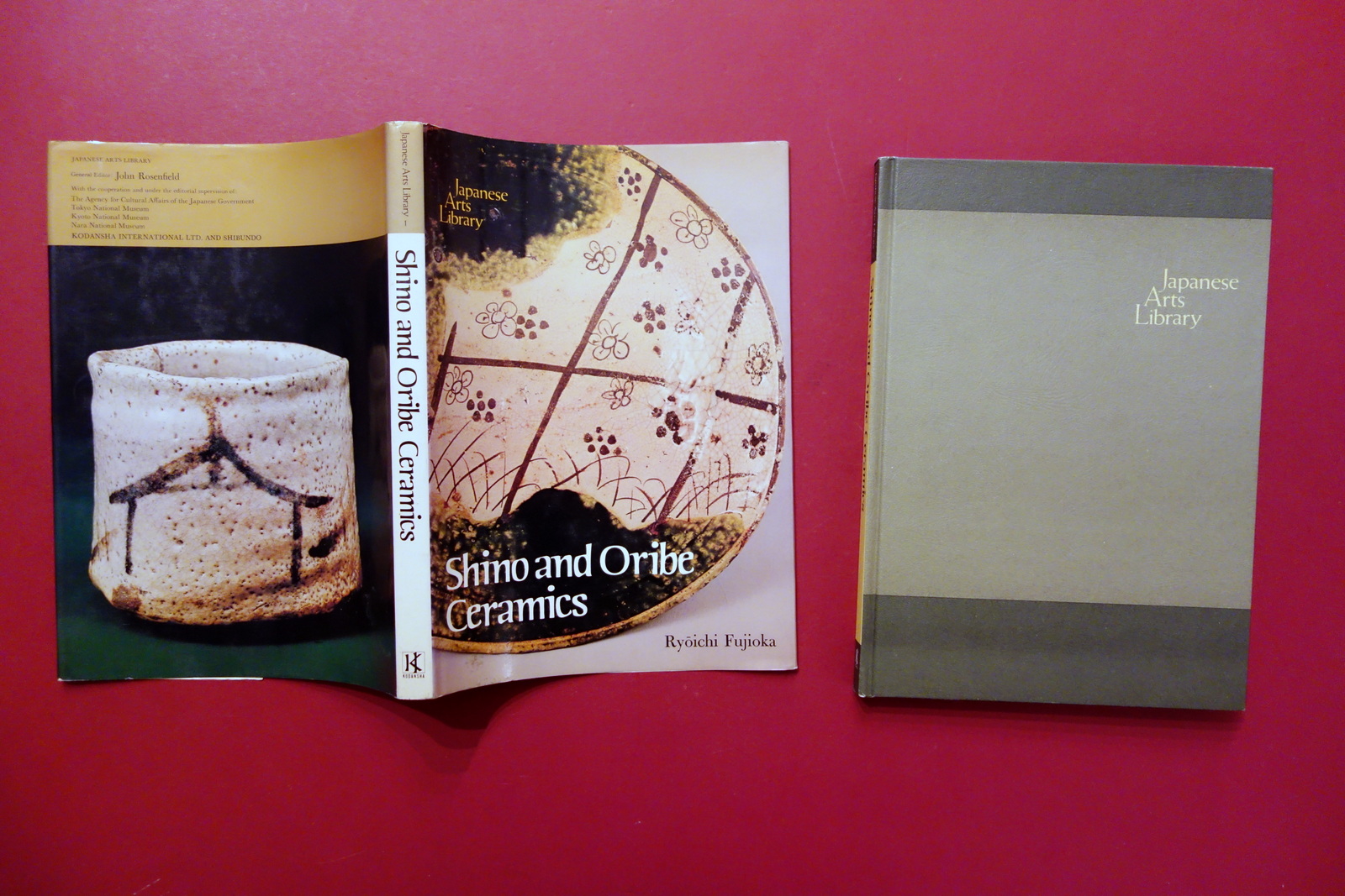 Shino and Oribe Ceramics Ryoichi Fujioka Kodansha and Shibundo 1977