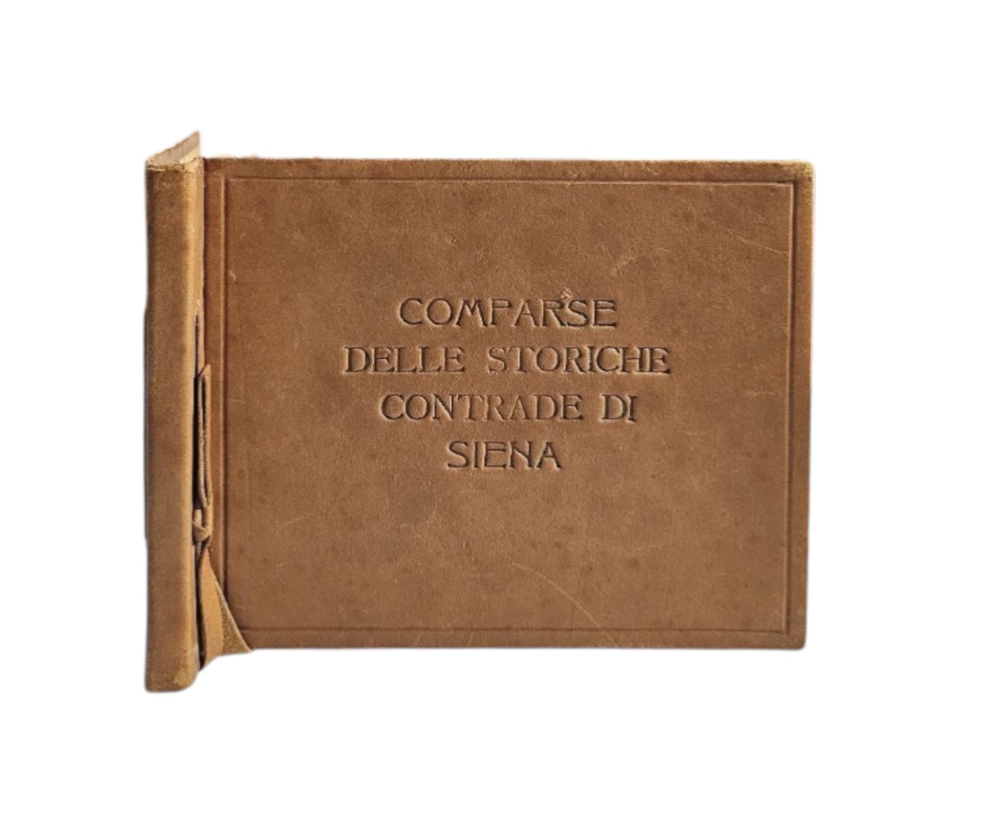 Le XVII comparse delle storiche Contrade di Siena