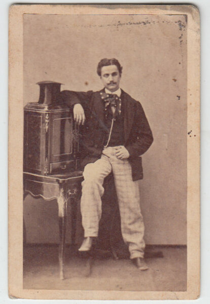 Foto photo cdv ritratto di gentiluomo con cravattino by anonimo …