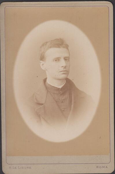 foto photo albumina cabinet card giovane sacerdote in ovale by …