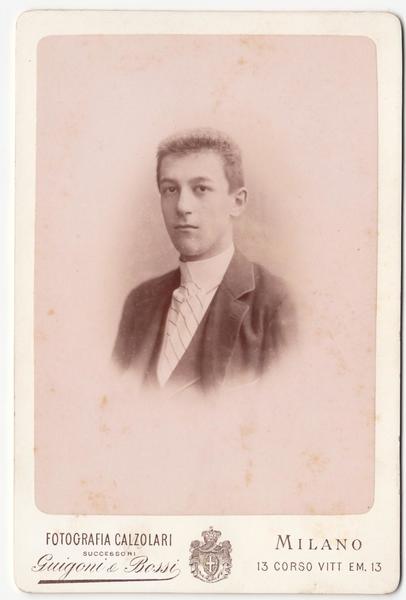 Foto photo cabinet card gentiluomo in posa by Calzolari Milano …