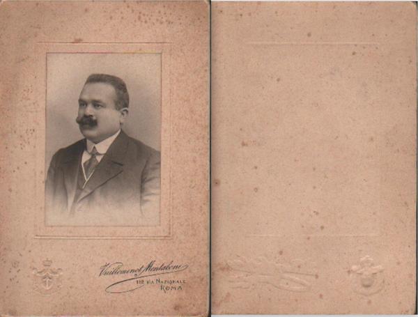 Foto photo cabinet card gentiluomo con baffi a manubrio by …