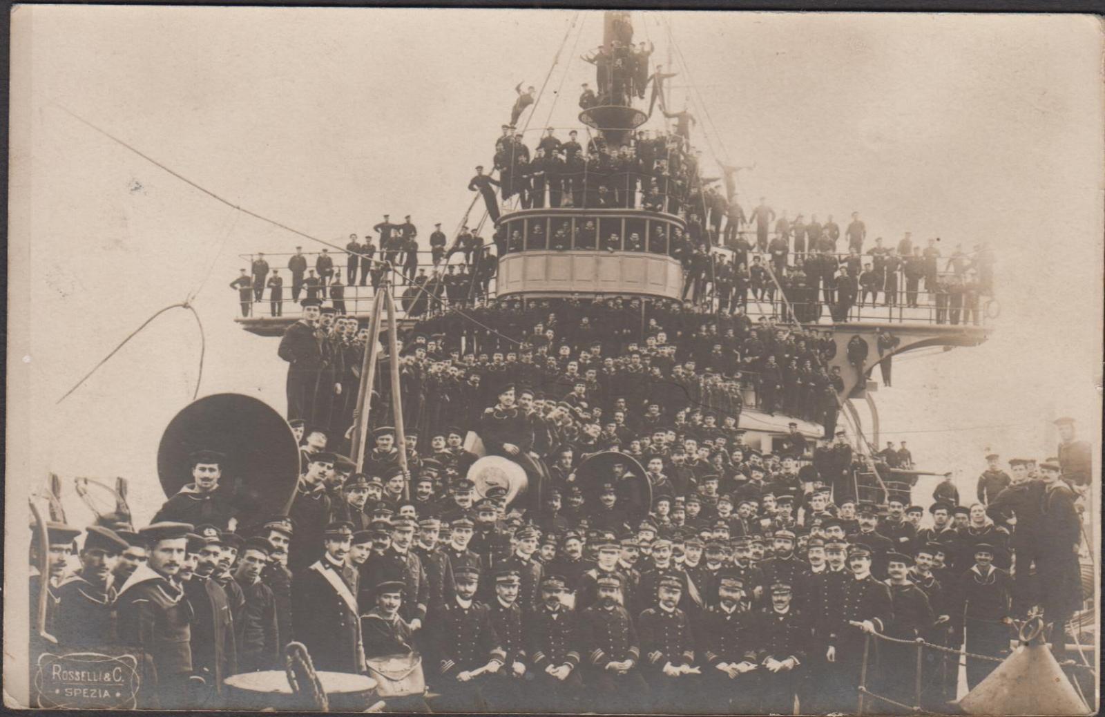 Cartolina equipaggio nave in posa 1900 c.a nvg