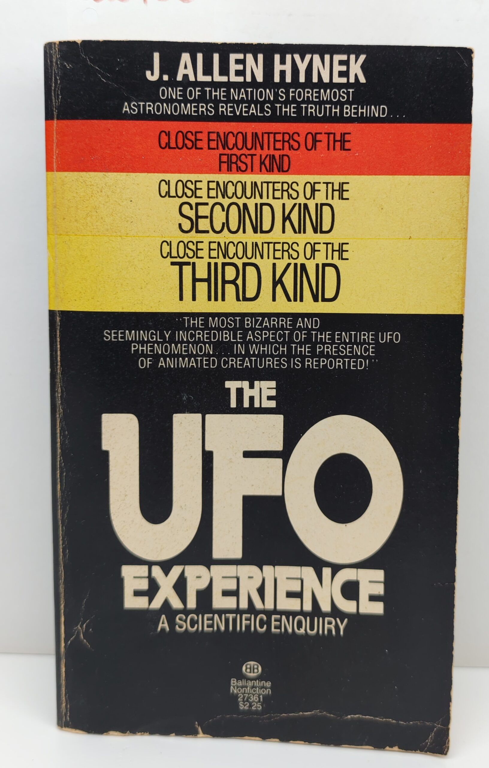 D. Allen Hynek The UFO experience a scientific enquiry Ballantine …