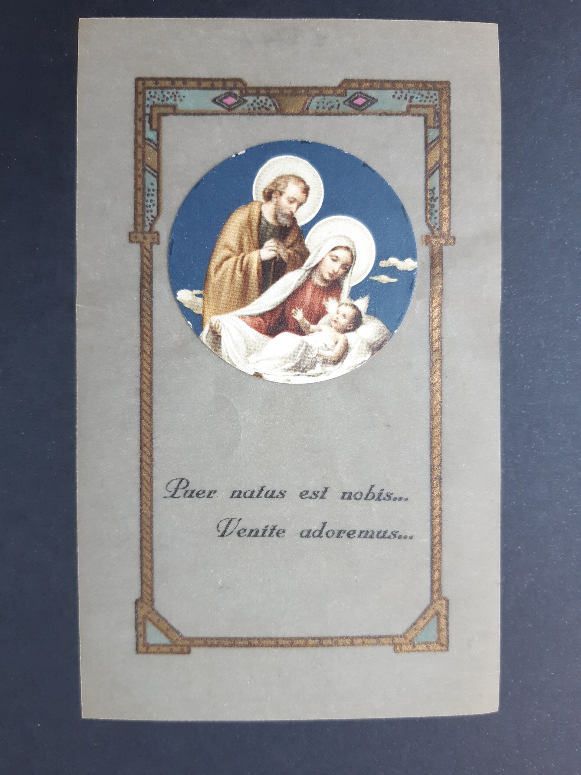 Santino in carta pergamena Natività Sacra famiglia con immagine applicata