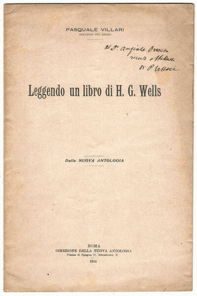 Leggendo un libro di H. G. Wells.