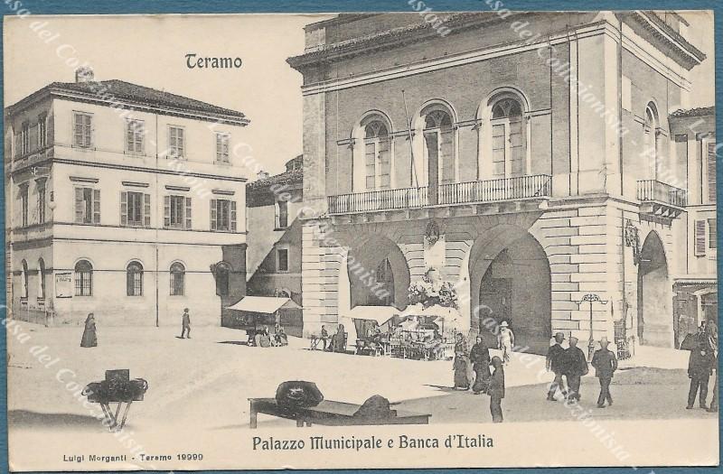 Abruzzo. TERAMO. Palazzo Municipale e Banca d&#39;Italia.