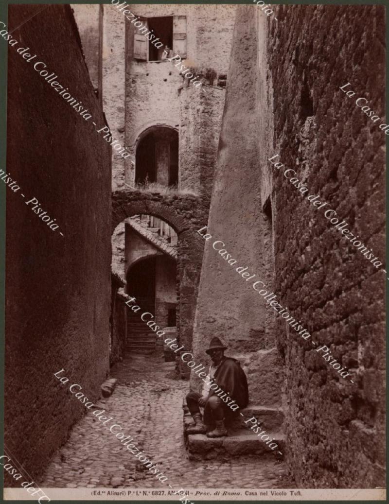 Frosinone, ANAGNI. Casa nel Vicolo Tufi. Fotografia originale, fine 1800