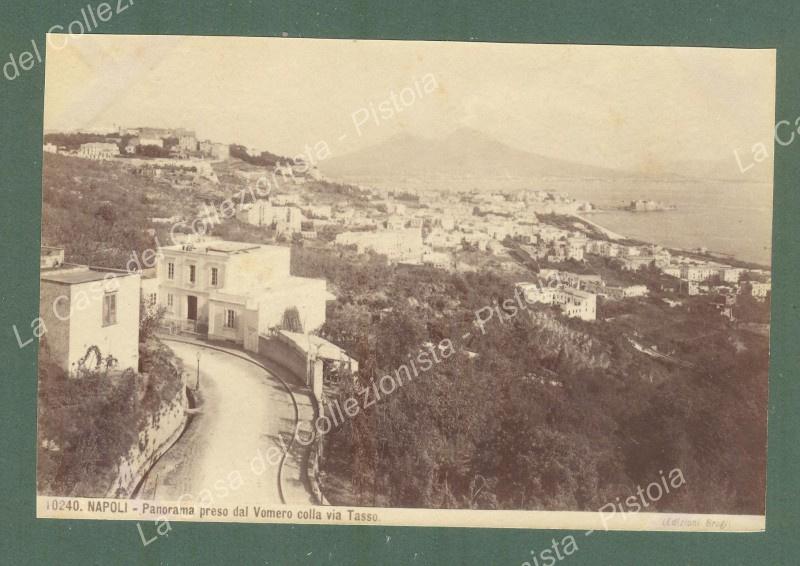 NAPOLI. Circa 1880. Panorama preso dal Vomero colla via Tasso. …