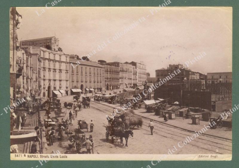 NAPOLI. Splendida animata veduta. Fotografia originale Brogi, circa 1880