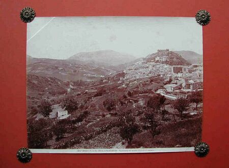 (Sicilia) Calatafimi. Splendida veduta generale. Foto databile attorno al 1890