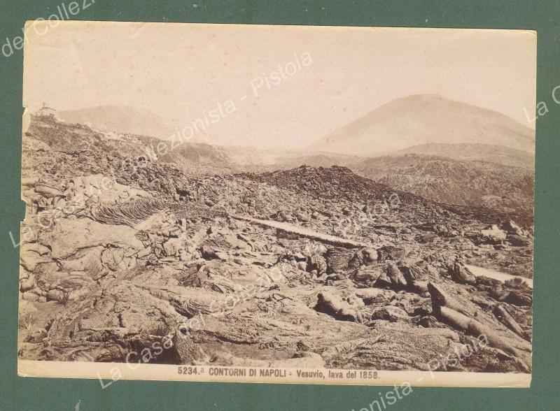VESUVIO. Circa 1880. Contorni di Napoli-Vesuvio, lava del 1858. Foto …