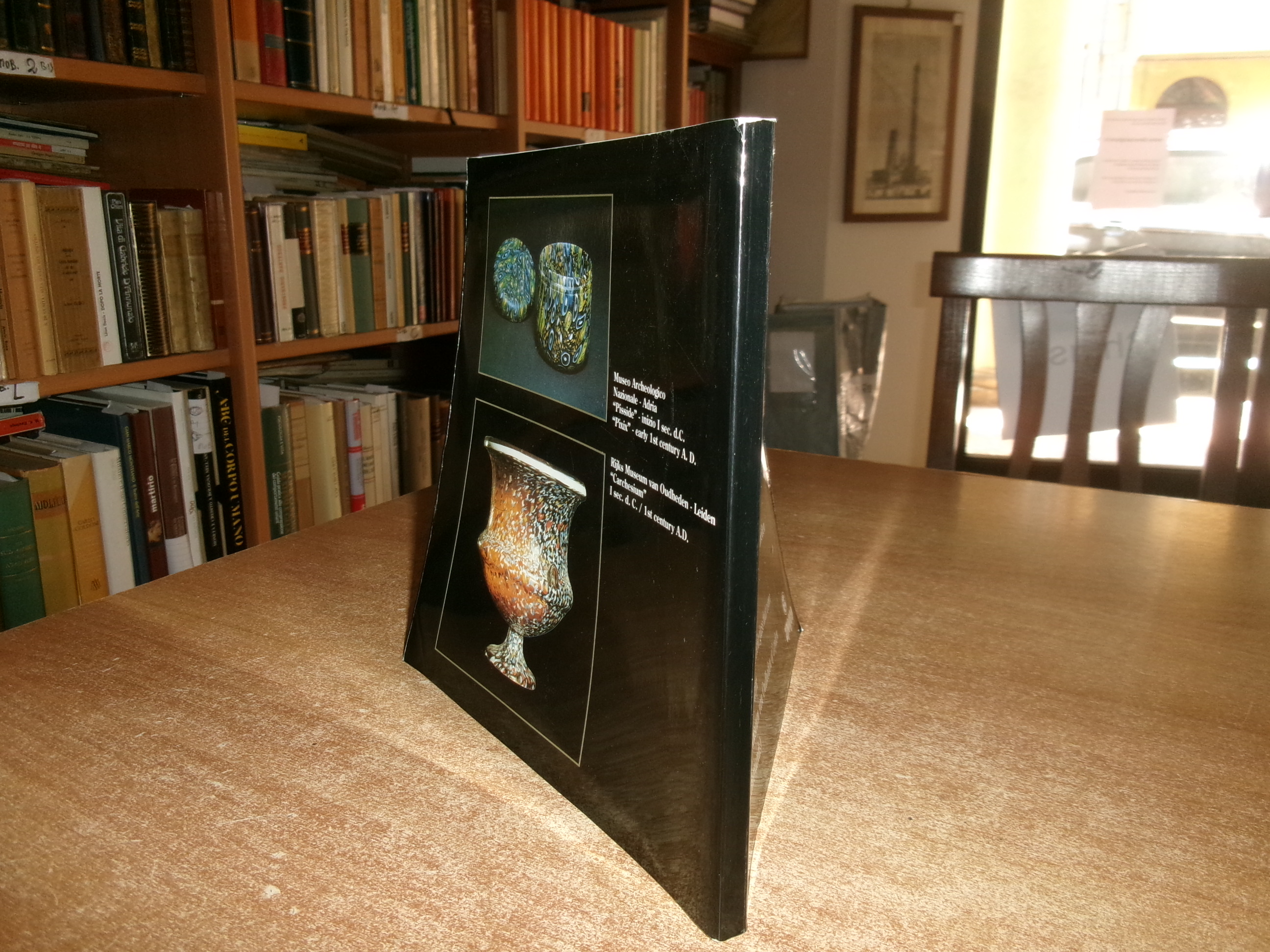 Michele DE Bellis. Cento frammenti di antichi vetri adriesi custoditi …