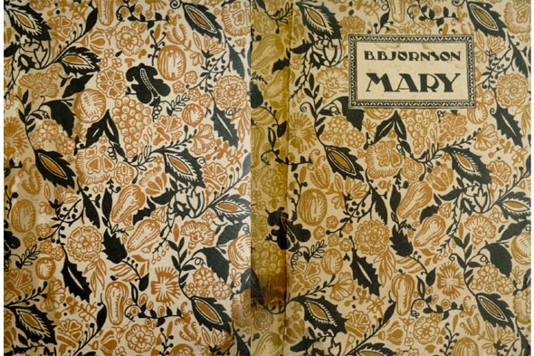 Mary. Traducción de Carlos Pereyra.