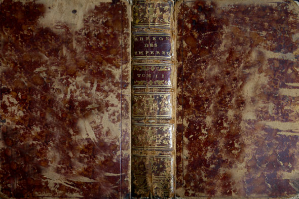 Nouvel Abrégé Chronologique de l'Histoire des Empereurs. Tome Second [395-1453].