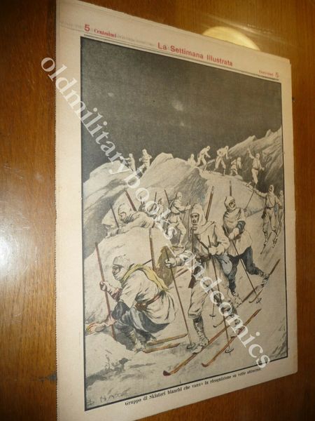 UN GRUPPO DI SKIATORI BIANCHI CHE VANNO IN RICOGNIZIONE SU …