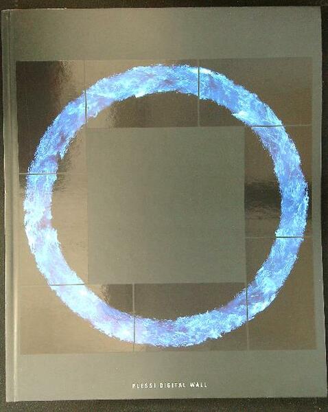 Plessi digital Wall