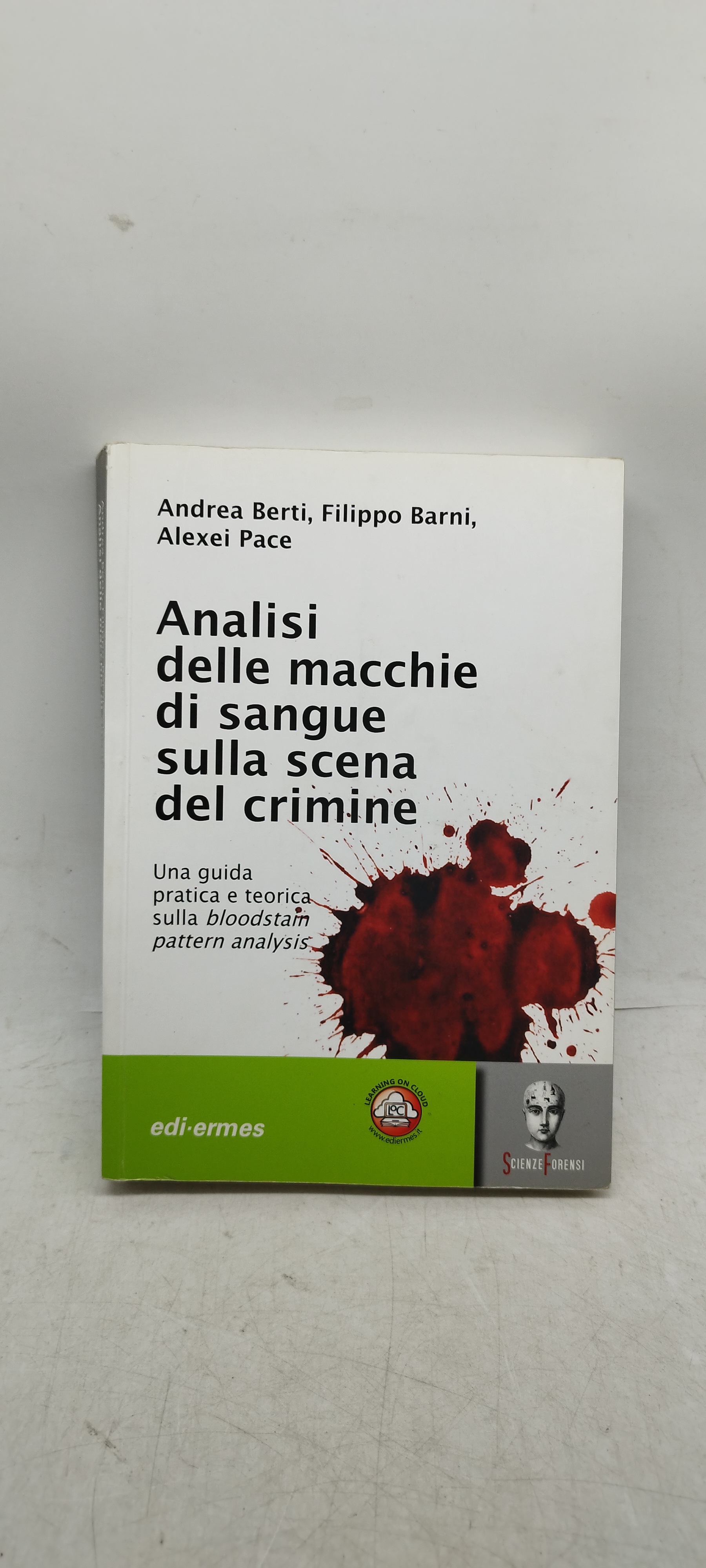 analisi delle macchie di sangue sulla scena del crimine