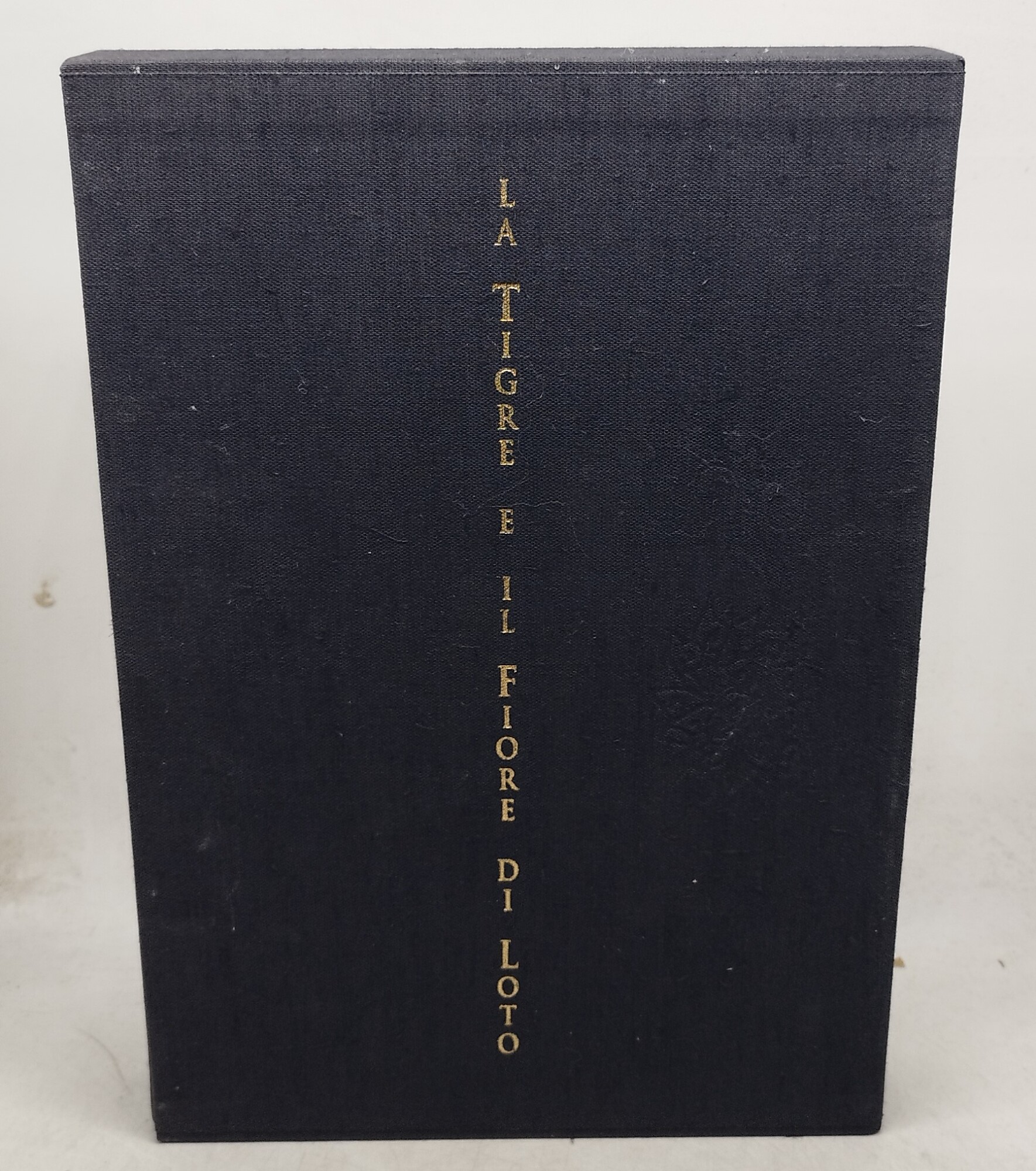 la tigre e il fiore di loto