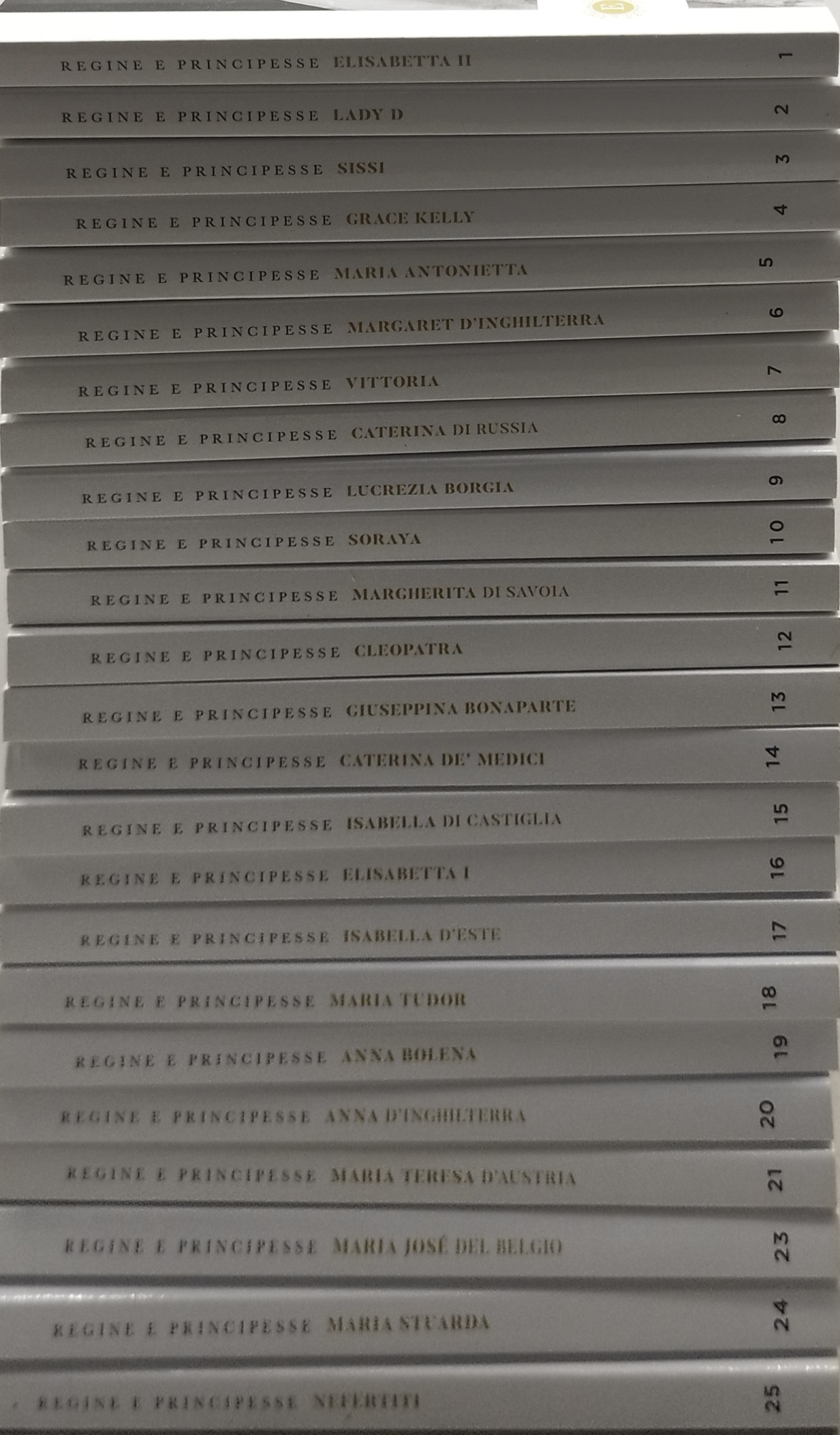 regine e principesse 22 volumi oggi corriere della sera