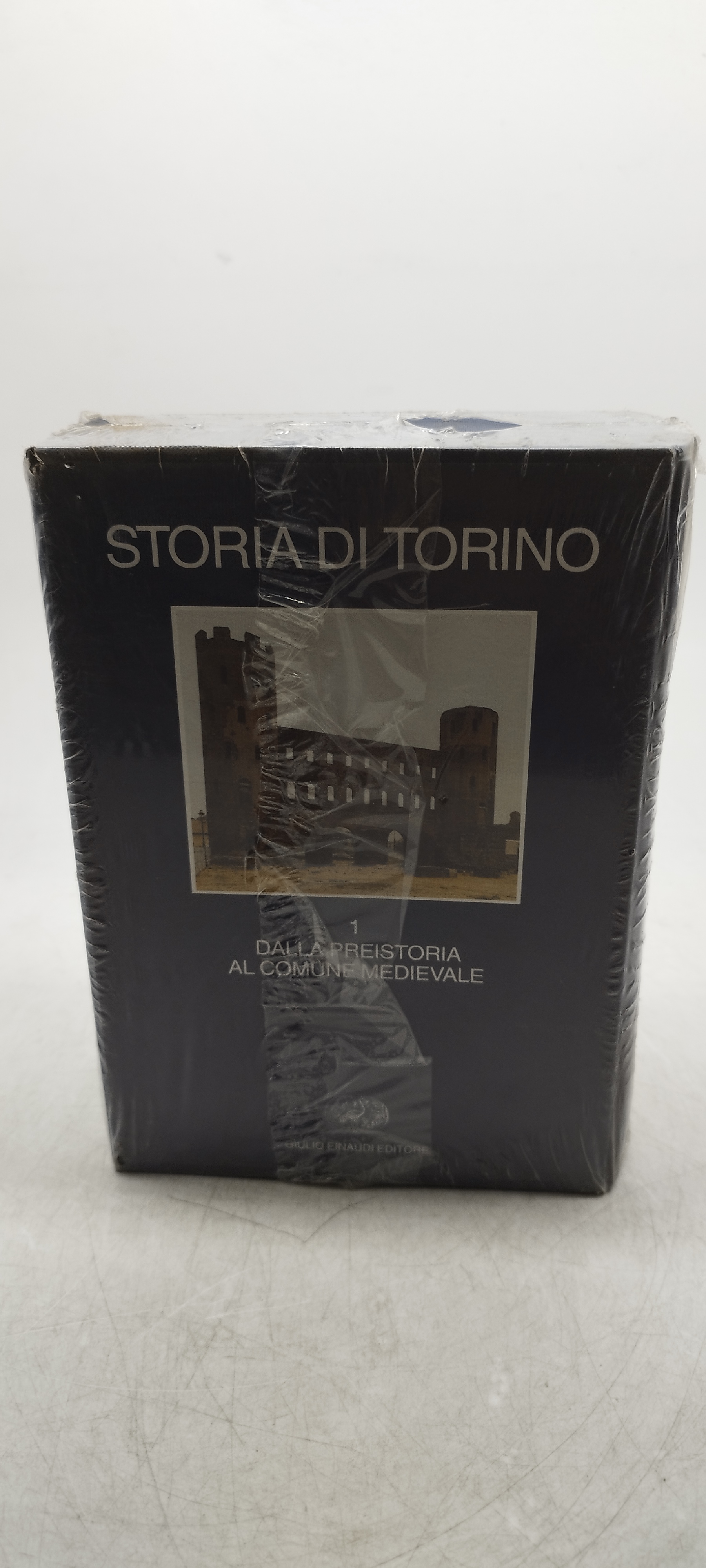 storia di torino einaudi volumi 1 chiuso ancora