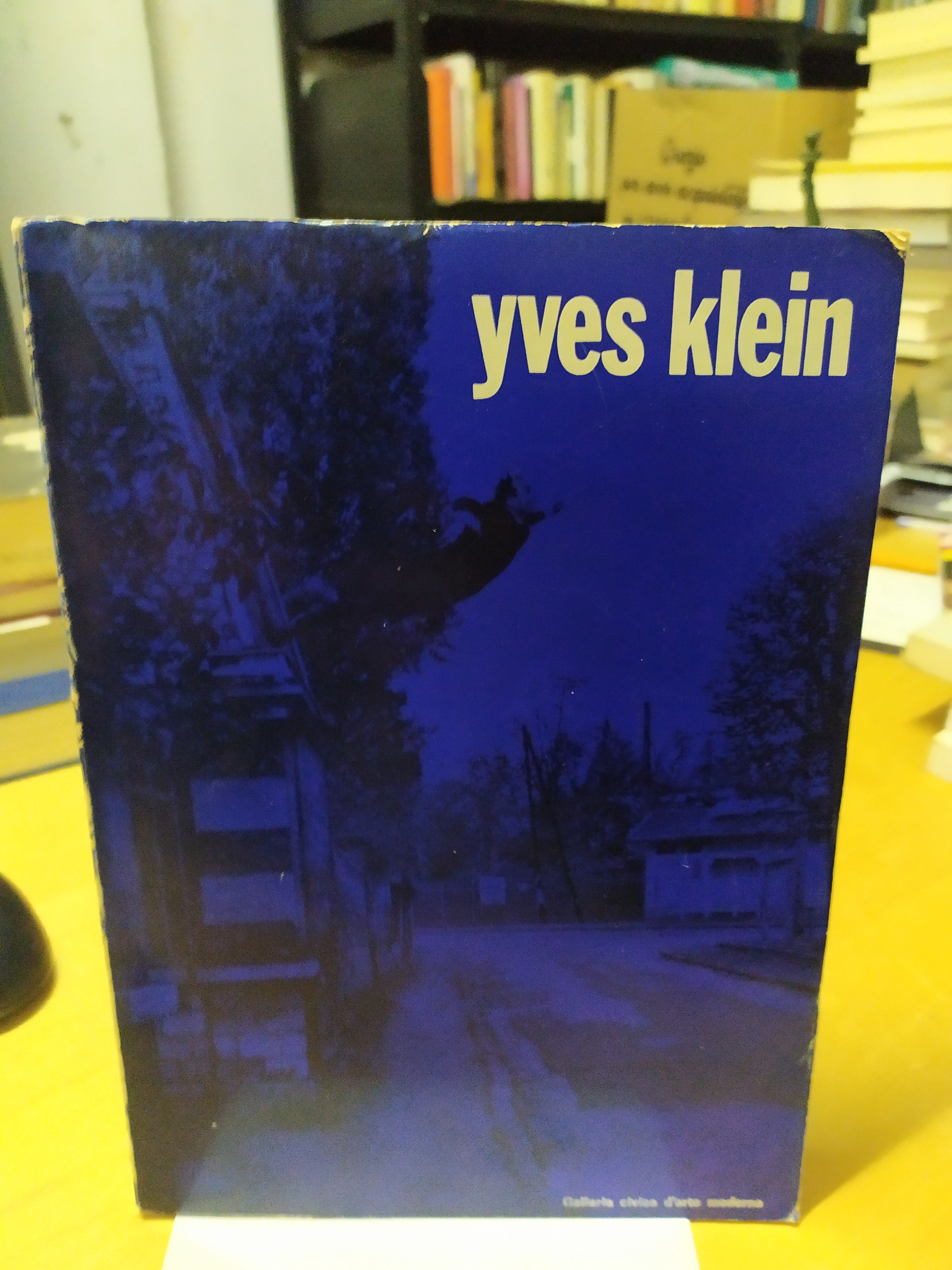 yves klein galleria civica d'arte moderna catalogo di aldo passoni