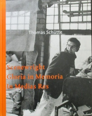 Thomas Schütte. Scenewright Gloria in Memoria In Medias Res