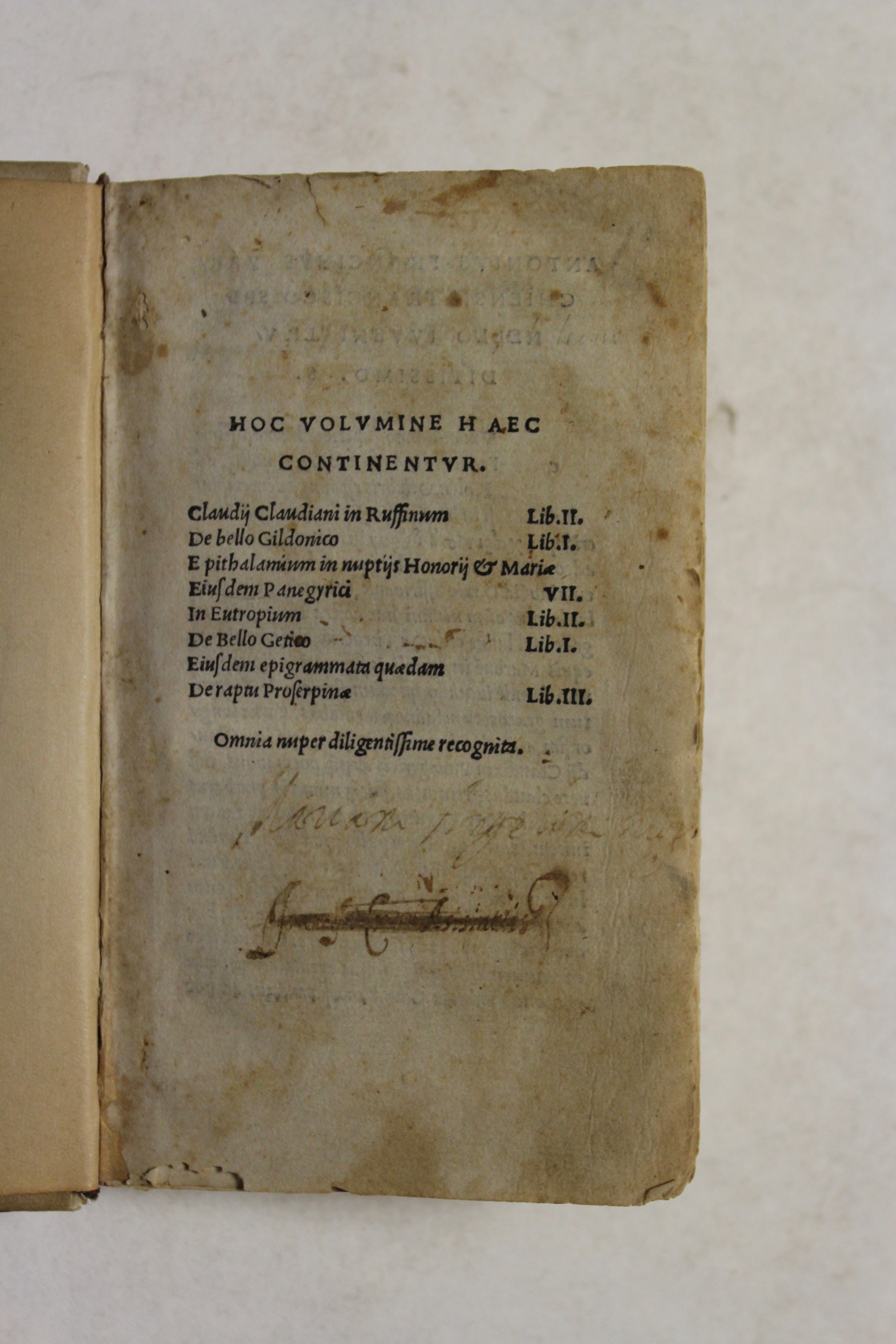 Hoc volumine haec continentur: Claudij Claudiani in Ruffinum; De bello …