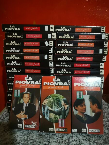 Stock di 59 vhs - episodi misti della 'Piovra ' …