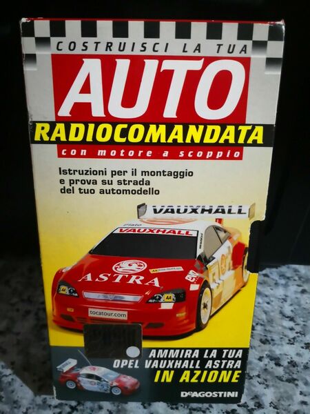 Auto radiocomandata con motore a scoppio -vhs -2002 - DeAgostini …