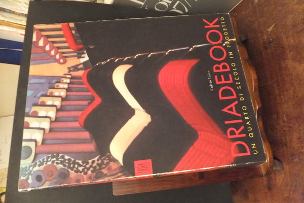 DRIADEBOOK UN QUARTO DI SECOLO IN PROGETTO